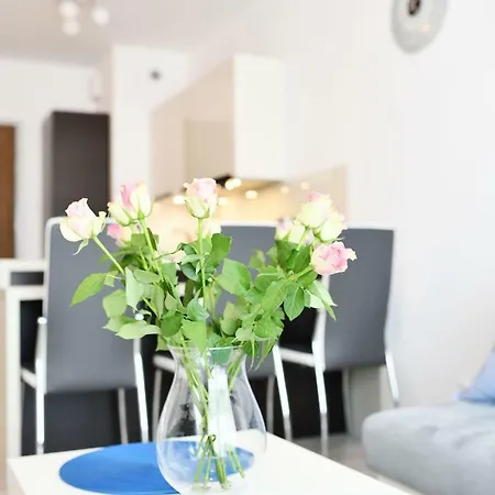 Апартаменты Apartament Blekitne Wybrzeze- Z Garazem Колобжег