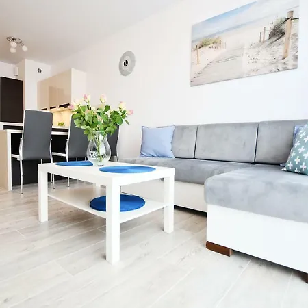 Апартаменты Apartament Blekitne Wybrzeze- Z Garazem Колобжег
