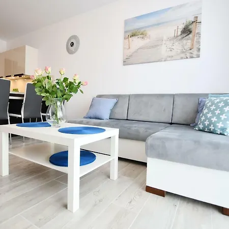 Apartament Blekitne Wybrzeze- Z Garazem Апартаменты Колобжег